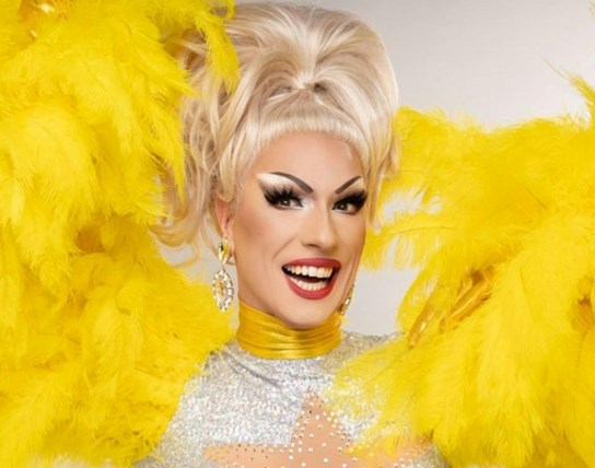 THE GREATEST DRAGQUEEN SHOW